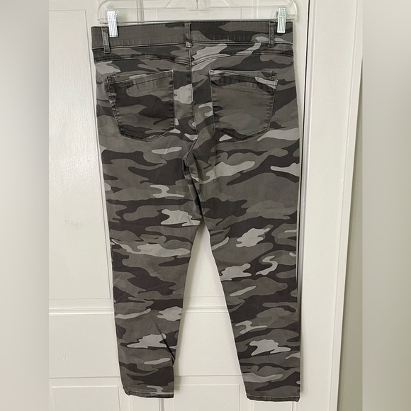 Democracy "Ab" Technology Gray Camo Pants Size 12 Support Comfort Stretch - Picture 4 of 10